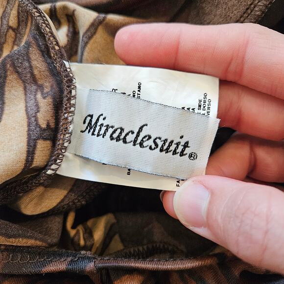 Miraclesuit One Piece Swimsuit Size 14 Brown Tropical Leaf Underwire Ruched - Picture 8 of 10